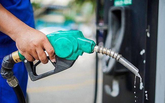 Giá xăng, dầu cùng giảm